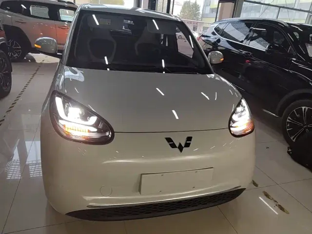 Wuling Bingo — Фото автомобиля 2