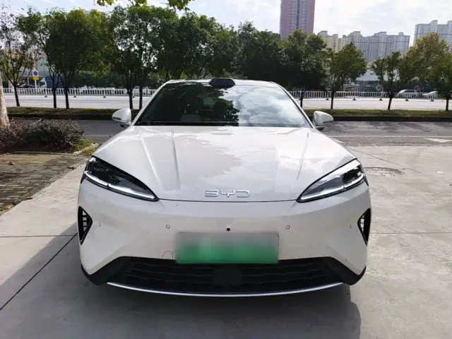 BYD Seal 07 DM-i — Фото автомобиля 2