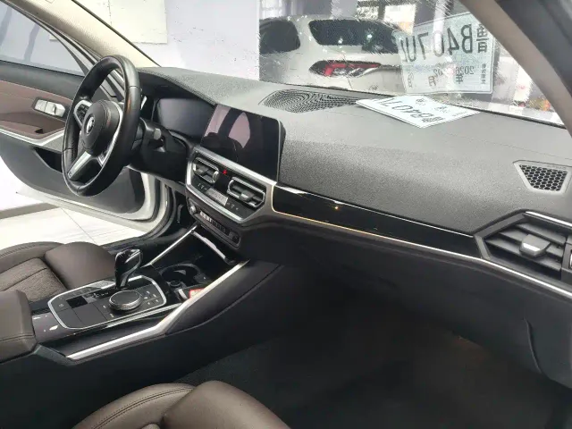 BMW 3 Series — Фото автомобиля 17