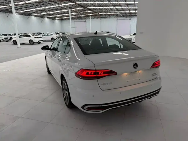 Volkswagen Bora — Фото автомобиля 5