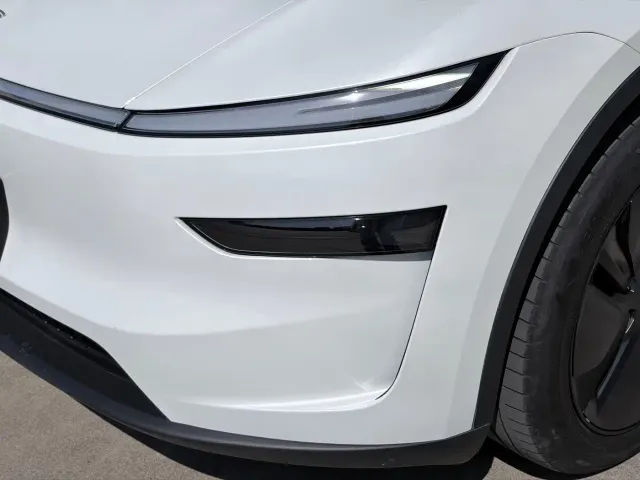 Tesla Model Y — Фото автомобиля 4