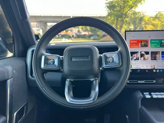 iCAR V27 — Фото автомобиля 11