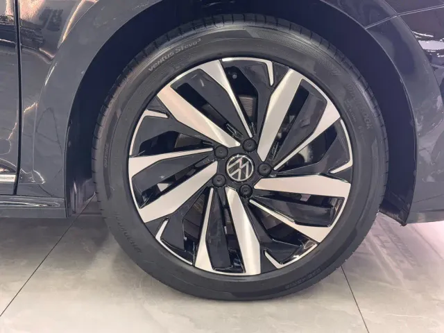 Volkswagen Passat — Фото автомобиля 7