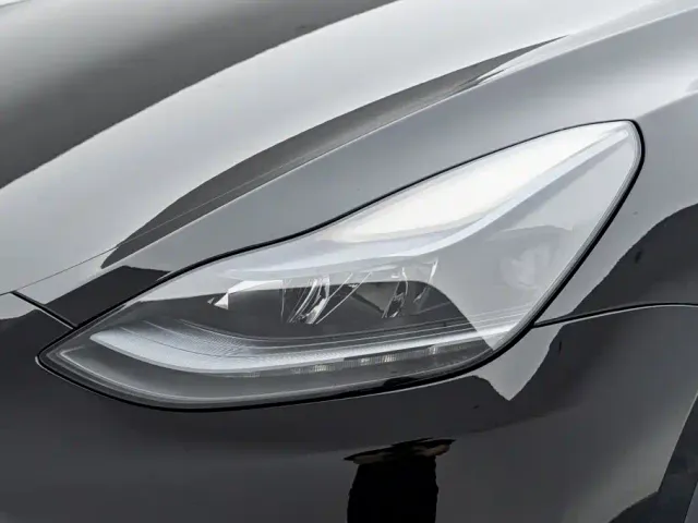 Tesla Model Y — Фото автомобиля 19