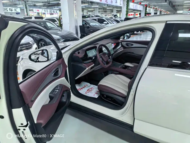 BYD Seal 07 DM-i — Фото автомобиля 8