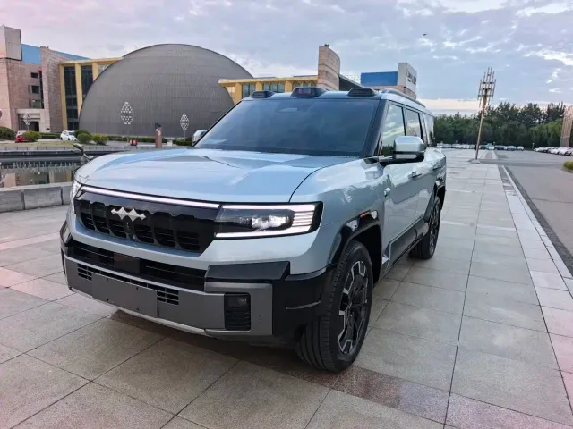 BYD FangChengBao Leopard 8 — Фото автомобиля 2