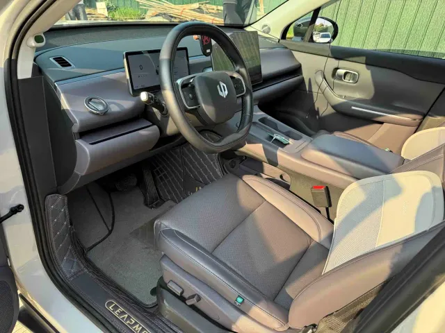 Leapmotor C10 — Фото автомобиля 4