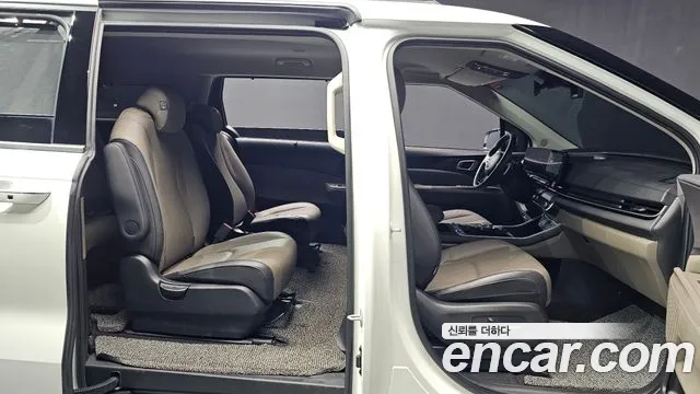 Kia Carnival Generation 4 — Фото автомобиля 18