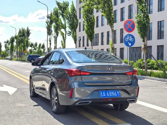 Changan Eado — Фото автомобиля 9