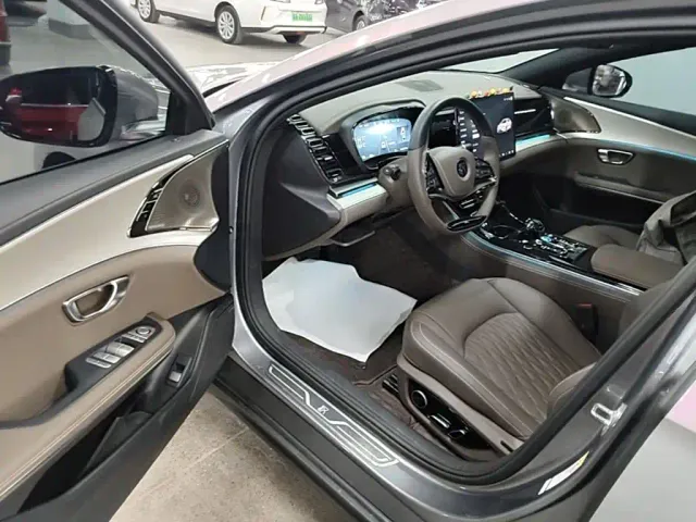 BYD Han — Фото автомобиля 15