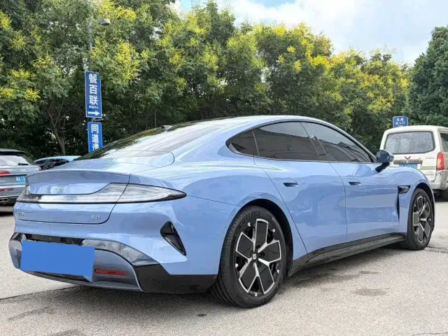 Xiaomi SU7 — Фото автомобиля 10
