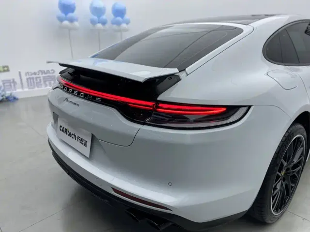 Porsche Panamera — Фото автомобиля 11