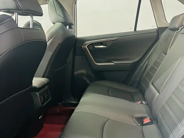 Toyota Wildlander — Фото автомобиля 10