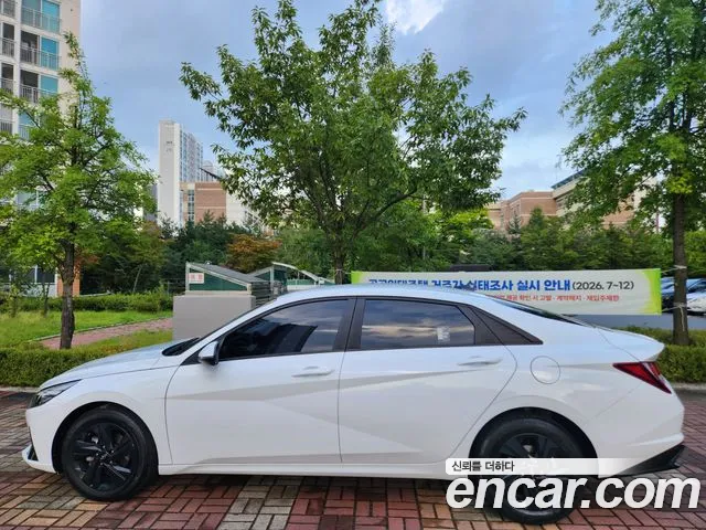 Hyundai AVANTE Avante (CN7) — Фото автомобиля 3
