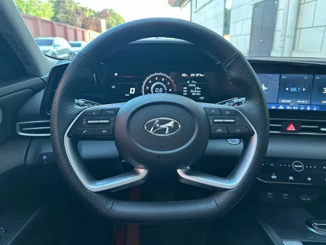 Hyundai Elantra — Фото автомобиля 9