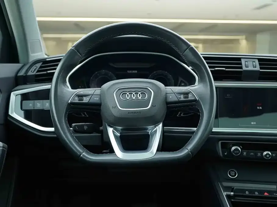 Audi Audi Q3 2023 35 TFSI Fashion Dynamic Model (1.5T) — Фото автомобиля 18