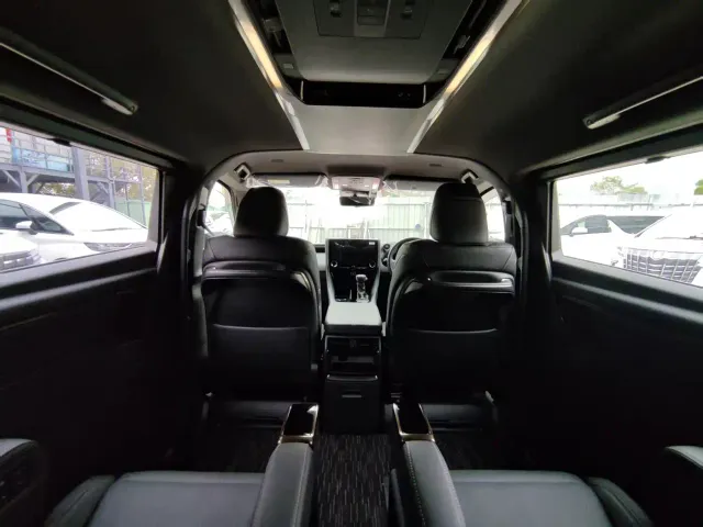 Toyota Alphard — Фото автомобиля 7