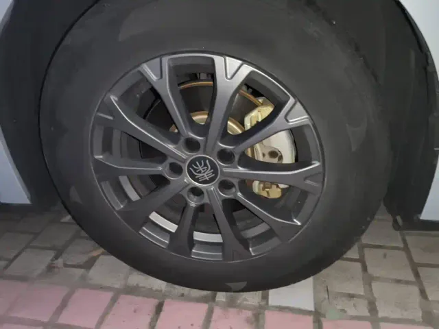 BYD Qin L — Фото автомобиля 8