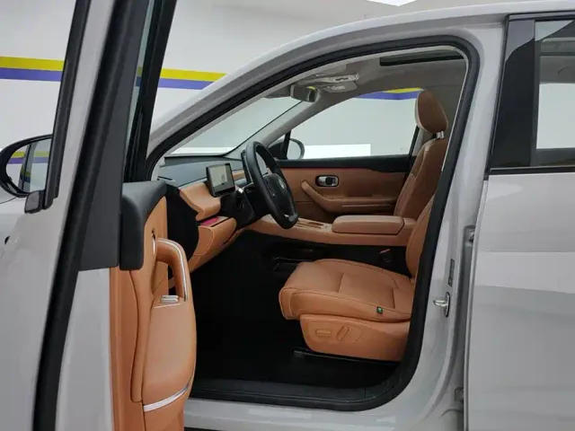 Leapmotor C10 — Фото автомобиля 9