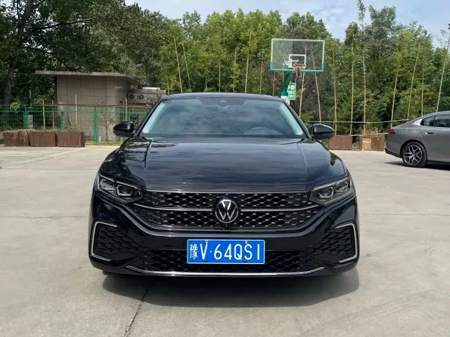 Volkswagen Passat — Фото автомобиля 2