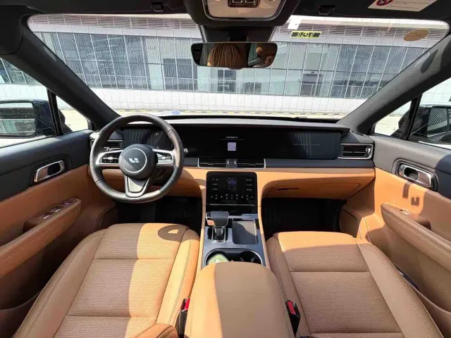 Li Auto ONE — Фото автомобиля 5
