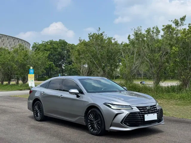 Toyota Avalon — Фото автомобиля 3