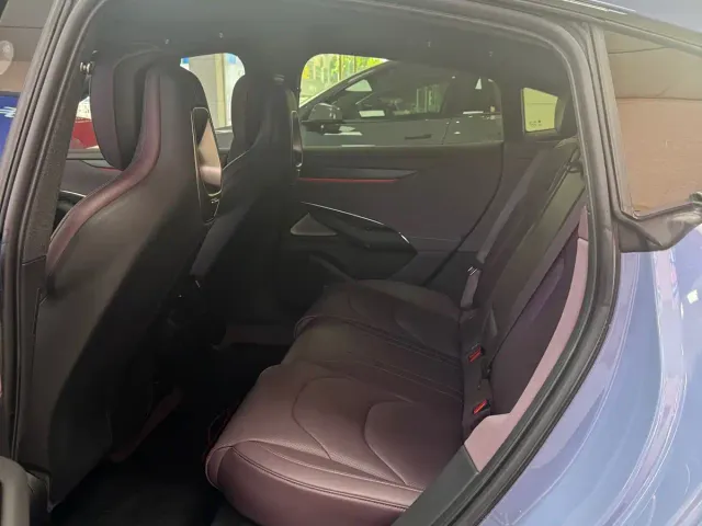 Xiaomi SU7 — Фото автомобиля 5