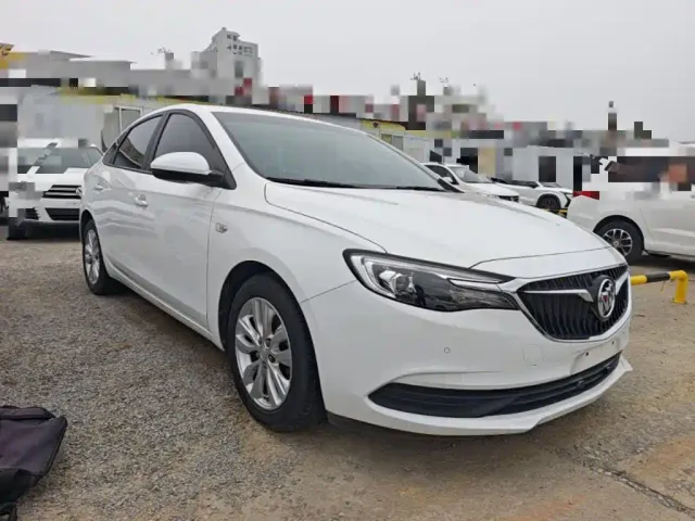 Buick Excelle — Фото автомобиля 3