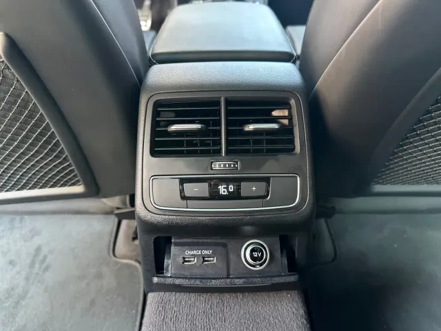 Audi A4L — Фото автомобиля 13