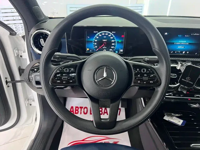 Mercedes-Benz A-Class — Фото автомобиля 14