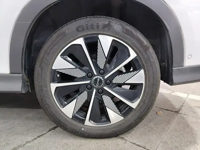 BYD Song PLUS — Фото автомобиля 16