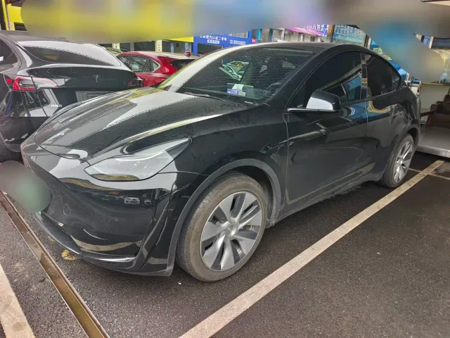 Фотография автомобиля — Tesla Model Y