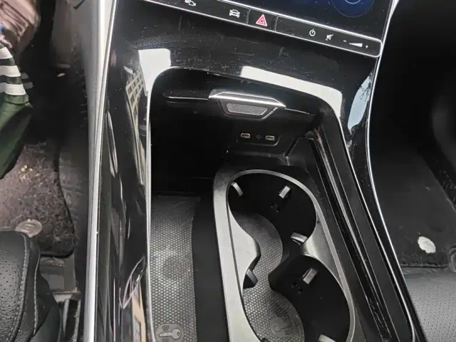 Mercedes-Benz C-Class — Фото автомобиля 16
