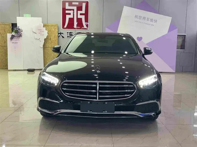 Mercedes-Benz E-Class — Фото автомобиля 2