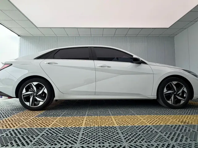 Hyundai Elantra — Фото автомобиля 7