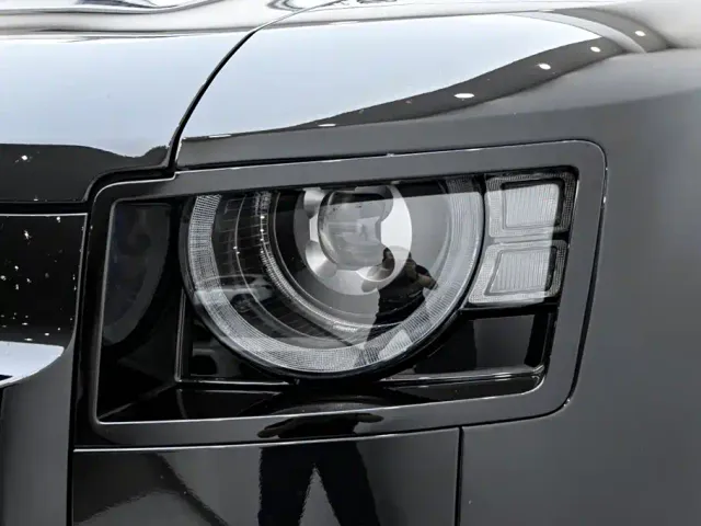 Land Rover Defender — Фото автомобиля 9
