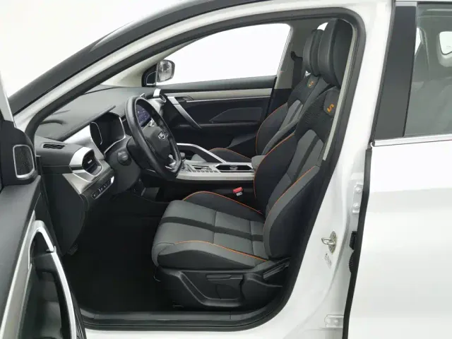 Geely Binyue — Фото автомобиля 10