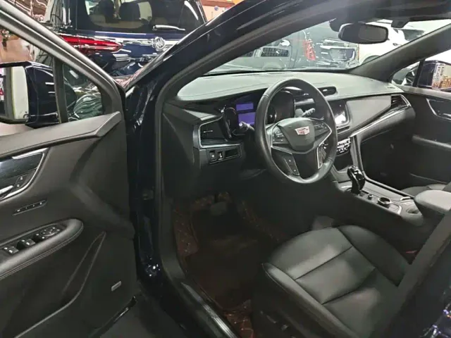 Cadillac XT5 — Фото автомобиля 15