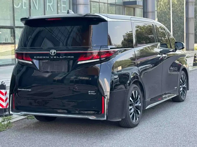 Toyota Vellfire — Фото автомобиля 4