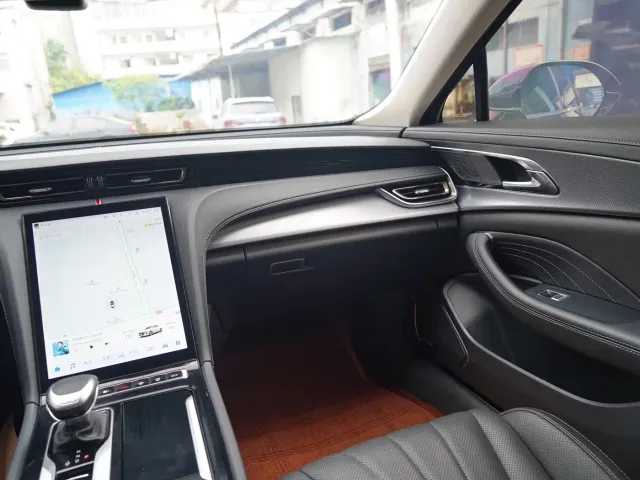 Hongqi H5 — Фото автомобиля 15