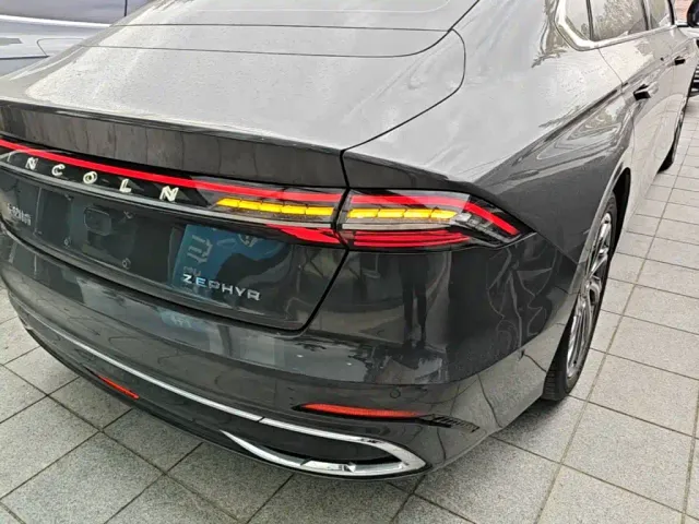 Lincoln Z — Фото автомобиля 7
