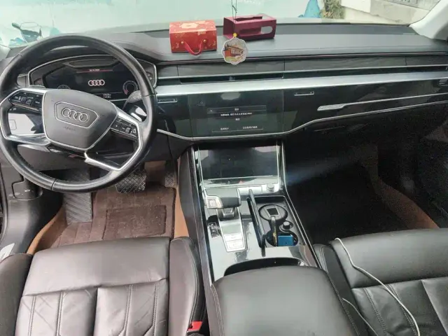 Audi A8 — Фото автомобиля 12