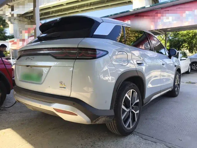 BYD Song L DM-i — Фото автомобиля 6