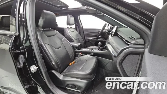 Jeep Compass — Фото автомобиля 16