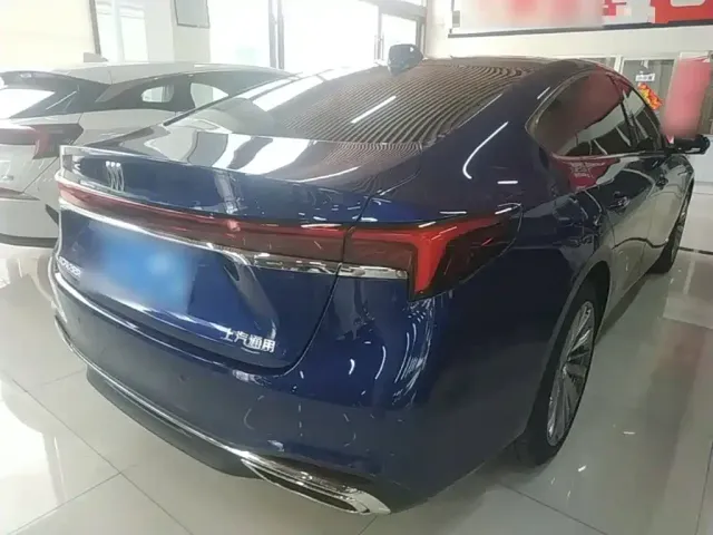 Buick LaCrosse 2025 Platinum Avenir Edition — Фото автомобиля 6