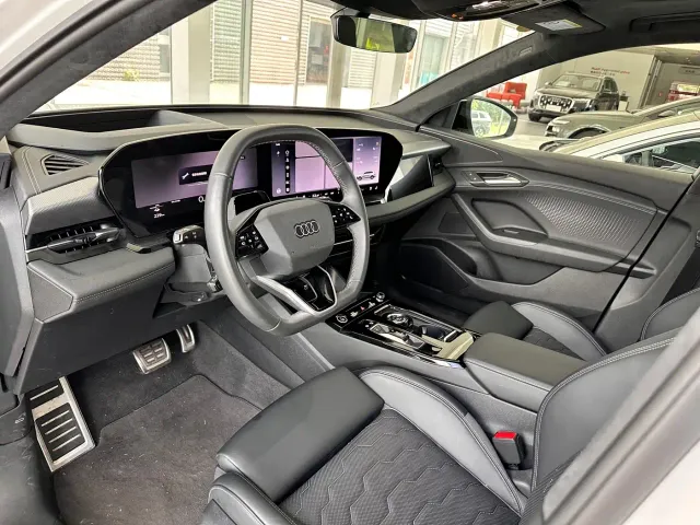 Audi Q6L e-tron — Фото автомобиля 4