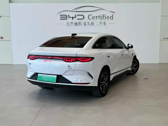BYD Qin L — Фото автомобиля 16