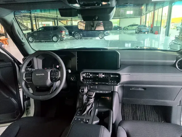 Toyota Prado — Фото автомобиля 4