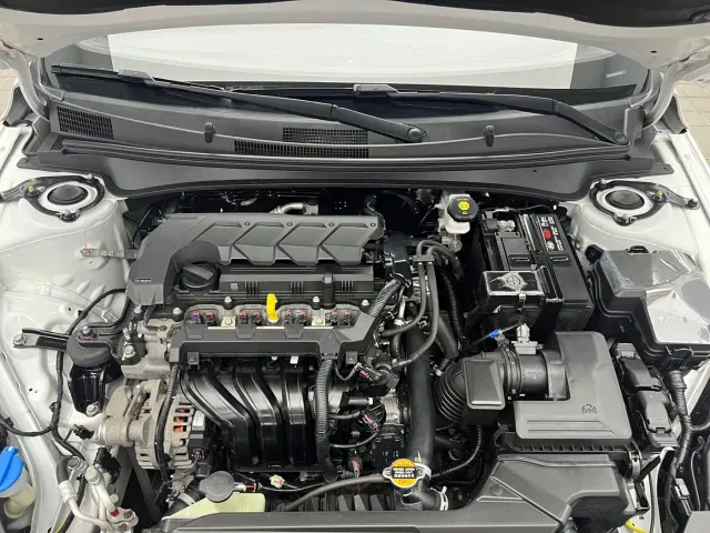 Hyundai Elantra — Фото автомобиля 16