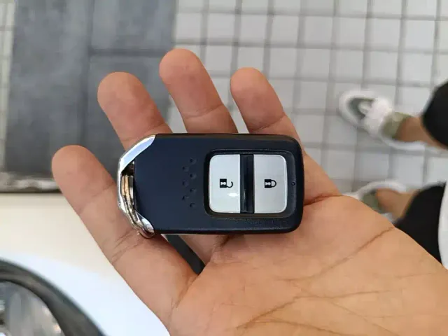 Honda Fit — Фото автомобиля 8